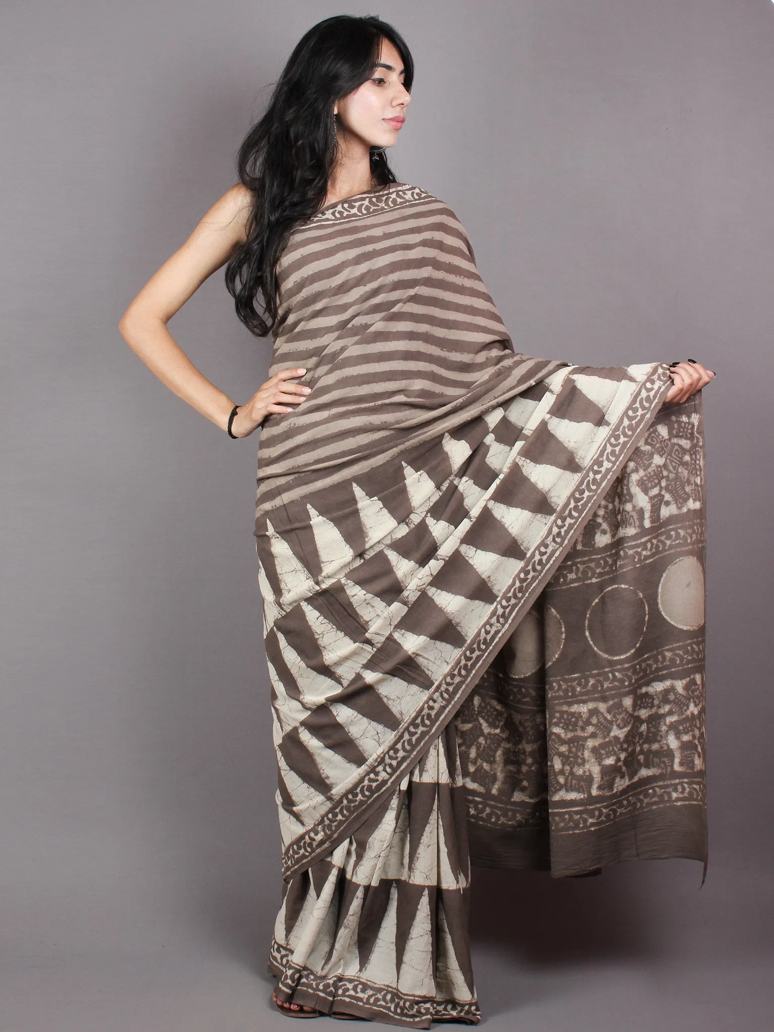 Beige White Dabu Cotton Hand Block Printed Saree - S03170369