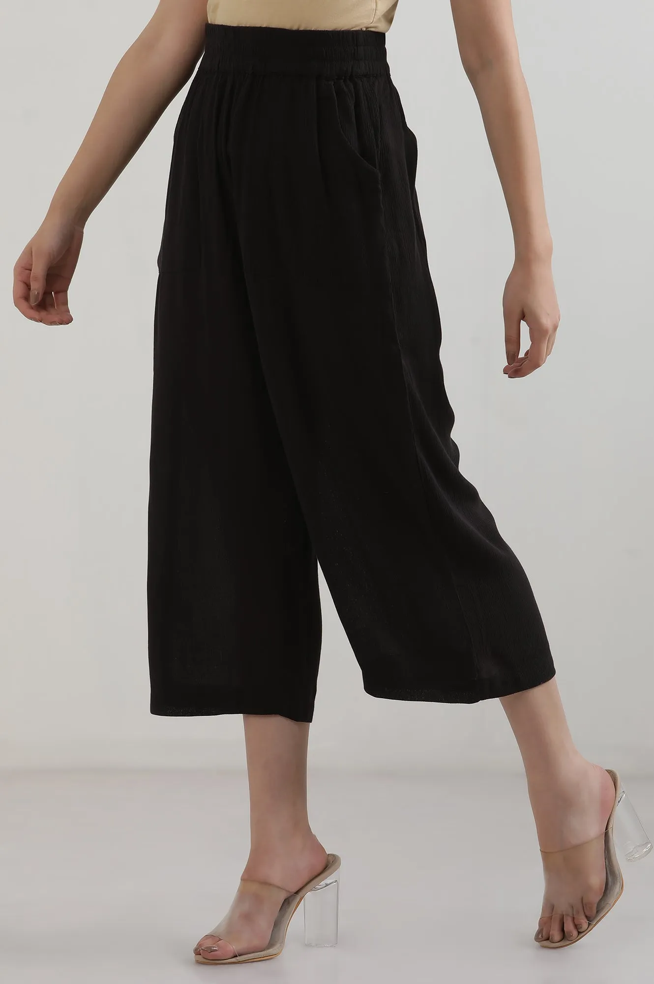 Black Solid Rayon Flarred Culottes