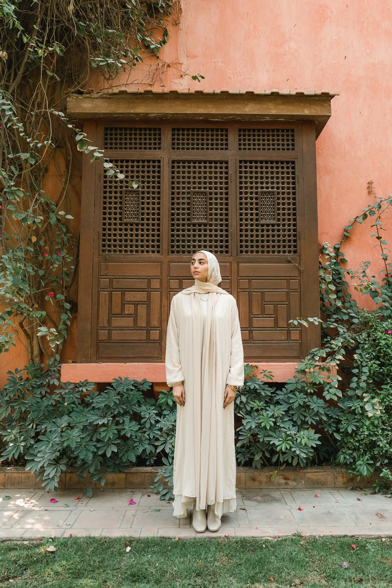 Dazzling kimono in cream