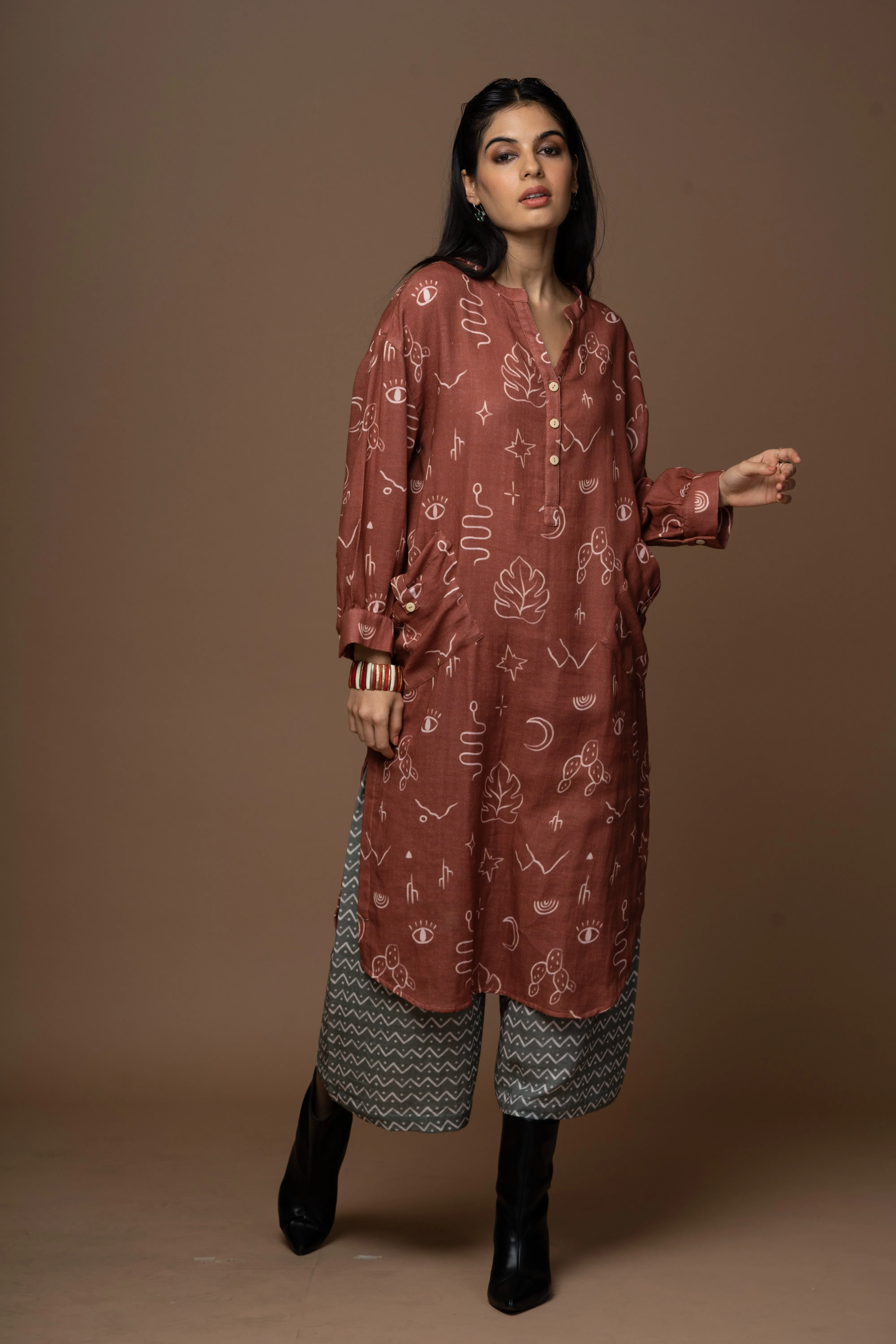 Deep Rust Dara Kurta in the Passing Through Pattern