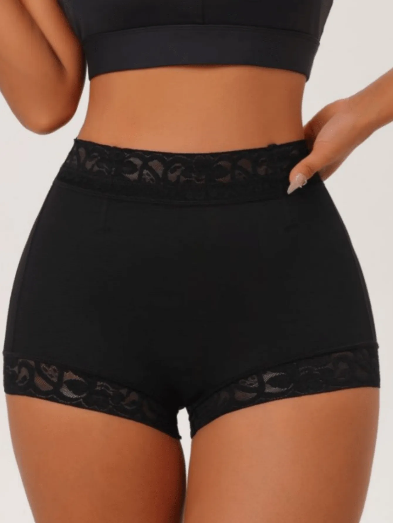 Faja modeladora de abdomen y glúteos en