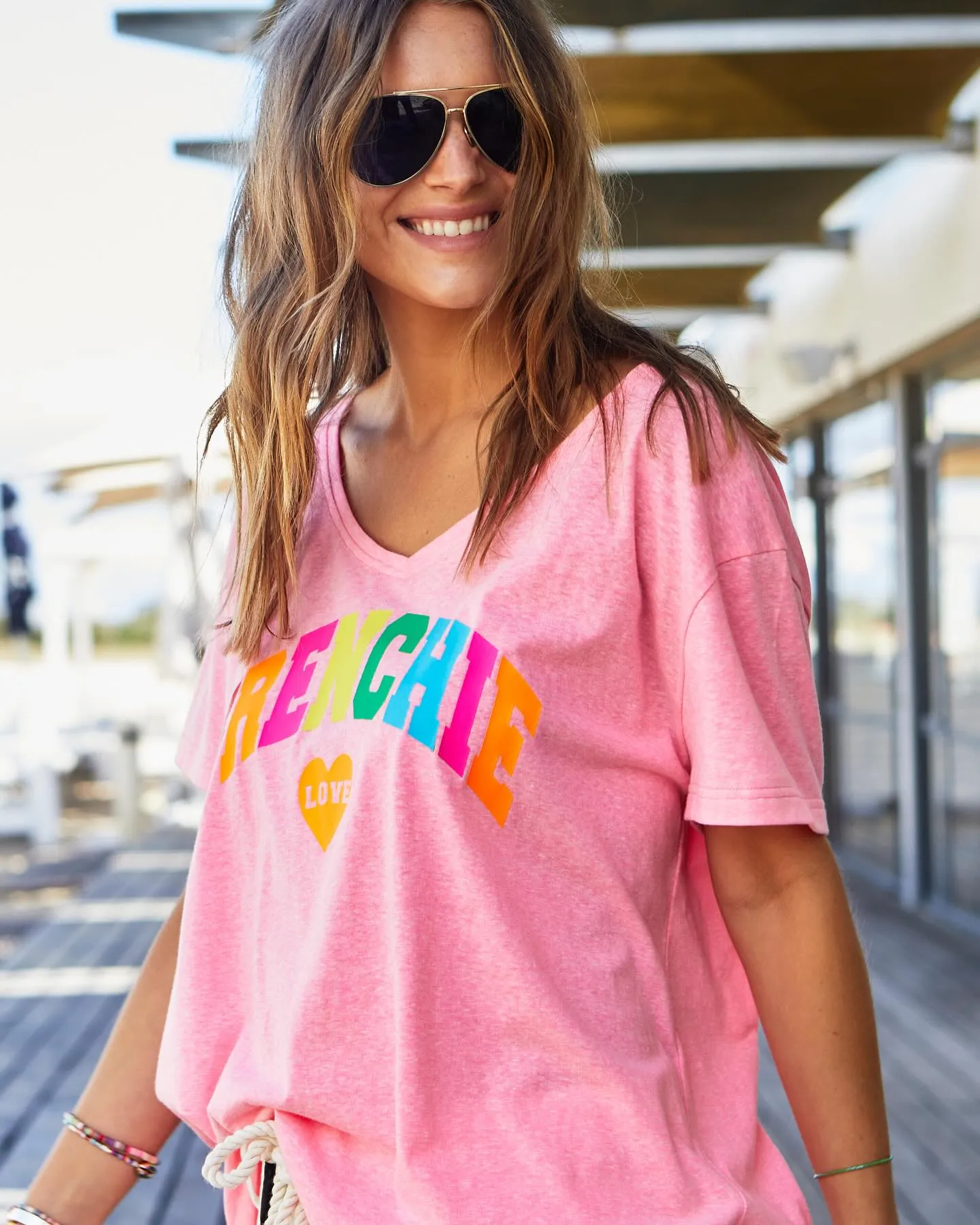 Hammill & Co - V-Neck Frenchie Tee - Pink