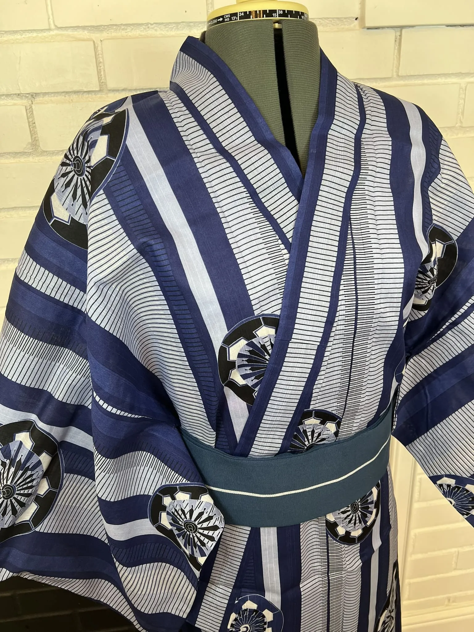 Japanese Traditional Men's YUKATA Full 3pc Set / Size: S-M, Yukata, Obi, Himo String - Blue Striped Yukata Set with Fan Motif