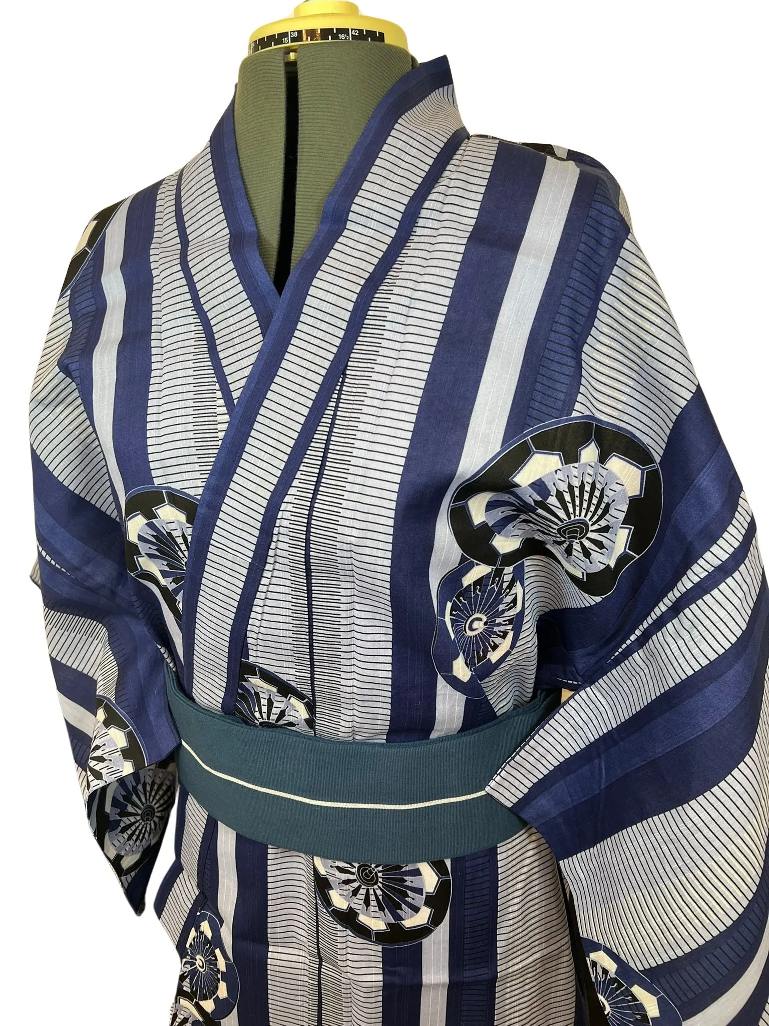 Japanese Traditional Men's YUKATA Full 3pc Set / Size: S-M, Yukata, Obi, Himo String - Blue Striped Yukata Set with Fan Motif