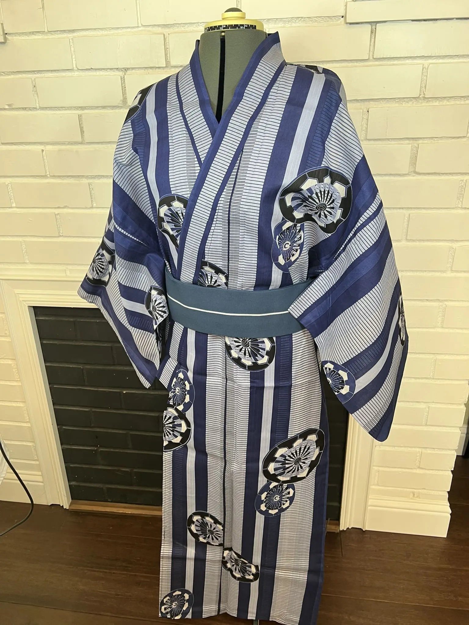 Japanese Traditional Men's YUKATA Full 3pc Set / Size: S-M, Yukata, Obi, Himo String - Blue Striped Yukata Set with Fan Motif