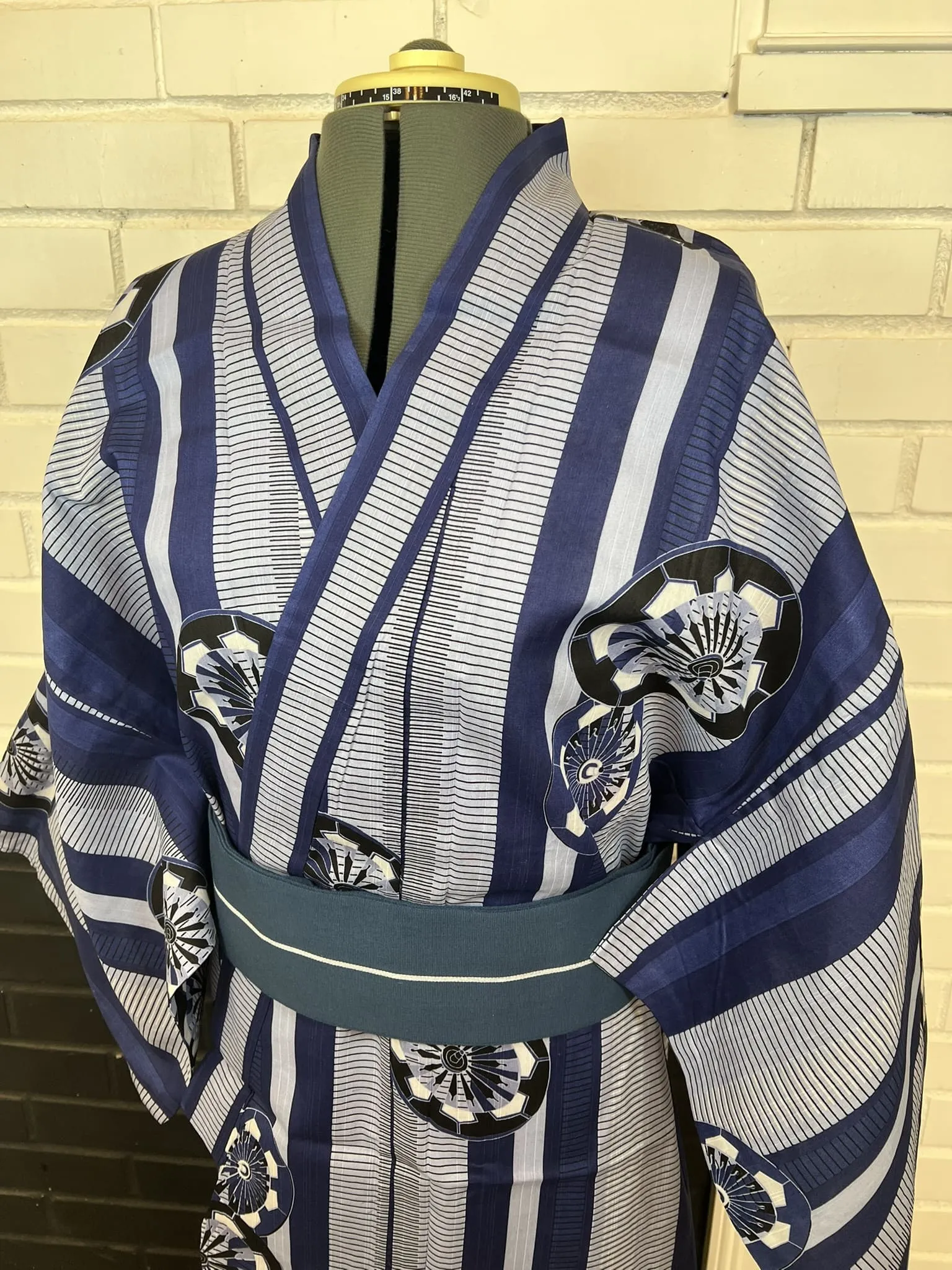 Japanese Traditional Men's YUKATA Full 3pc Set / Size: S-M, Yukata, Obi, Himo String - Blue Striped Yukata Set with Fan Motif