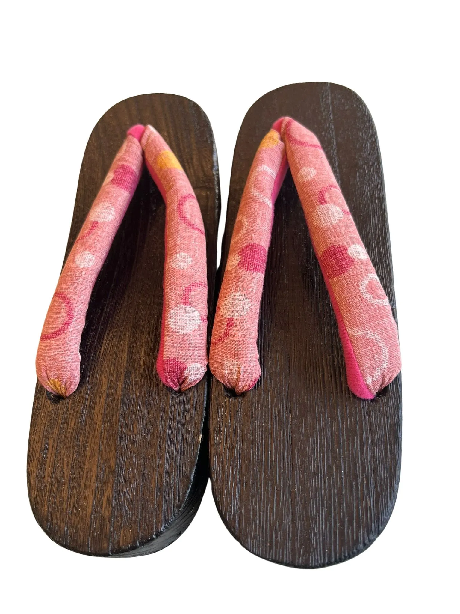 Japanese Women's Wooden Geta Sandals, Size M, Traditional Pink with a light pattern