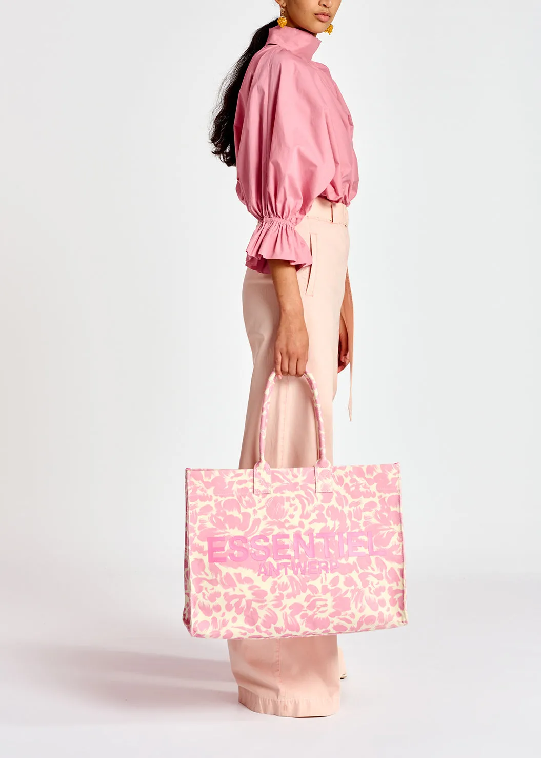 Light pink voluminous cotton top with high collar