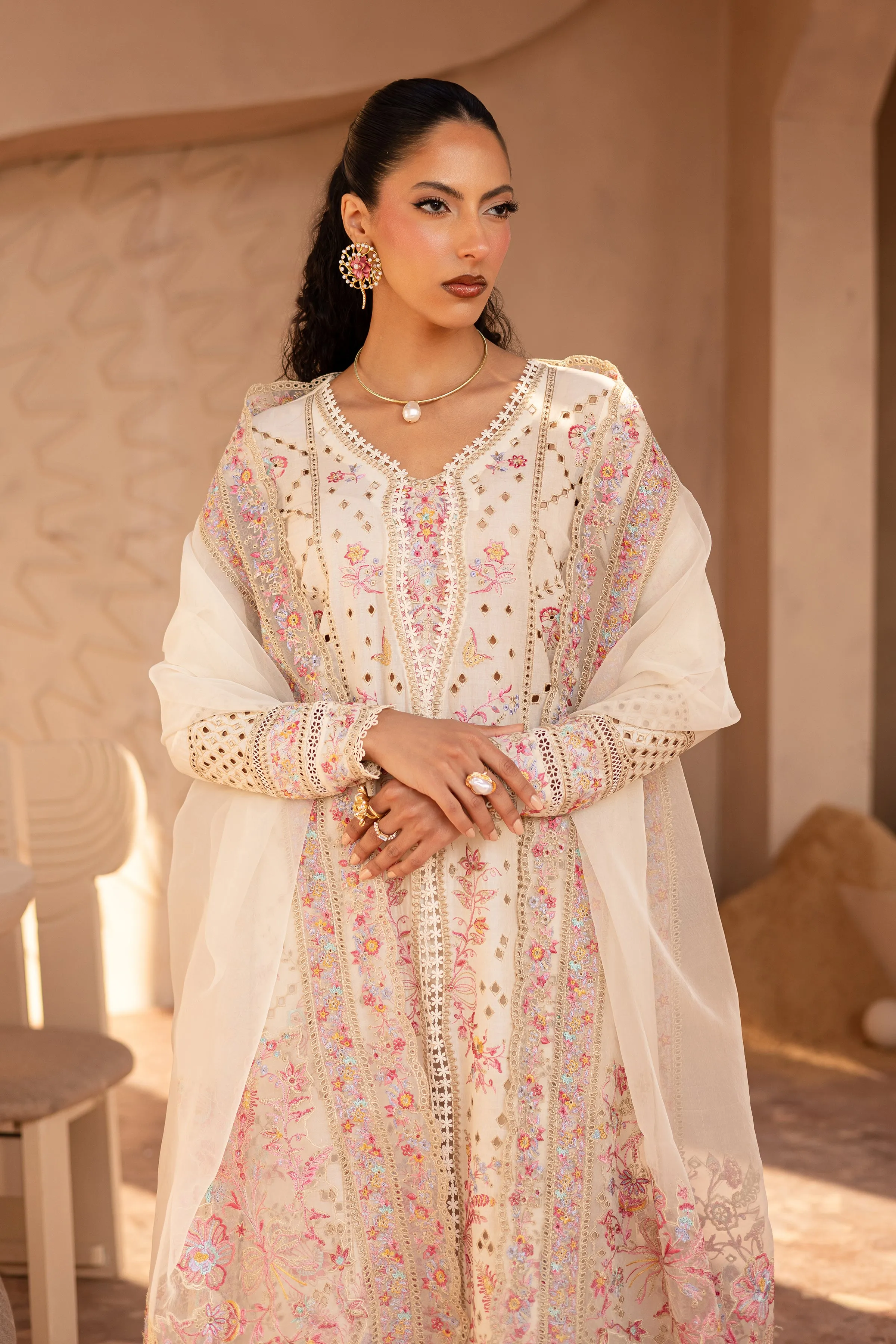 Munaza 3Pc - Embroidered Luxe Pret