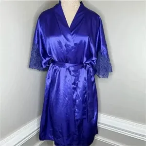 Natori Women's Plume Kimono with Lace Detail Robe Purple Size Medium