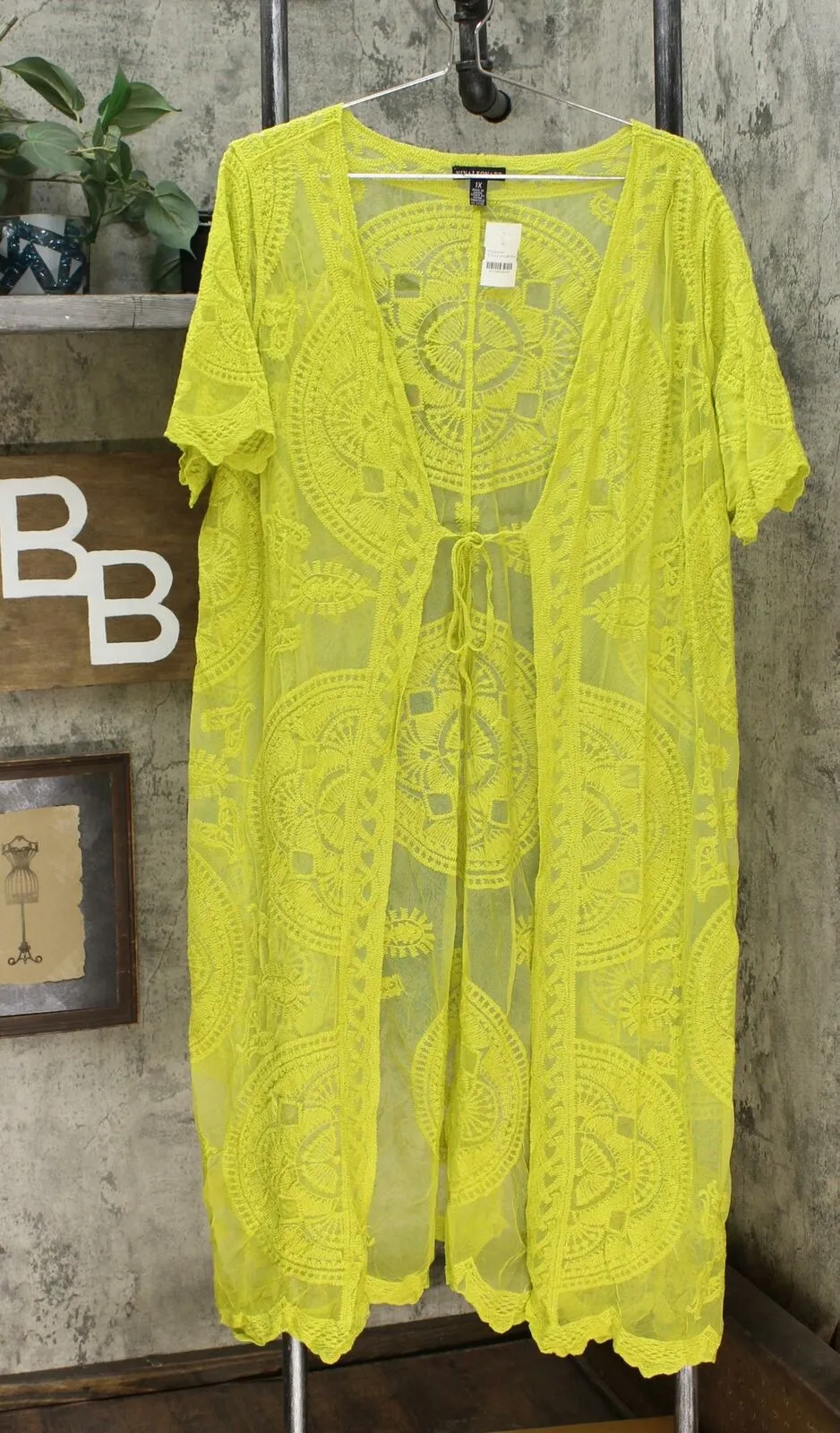 NWT Nina Leonard Embroidered Mesh Topper. 691489-Plus Plus 1X