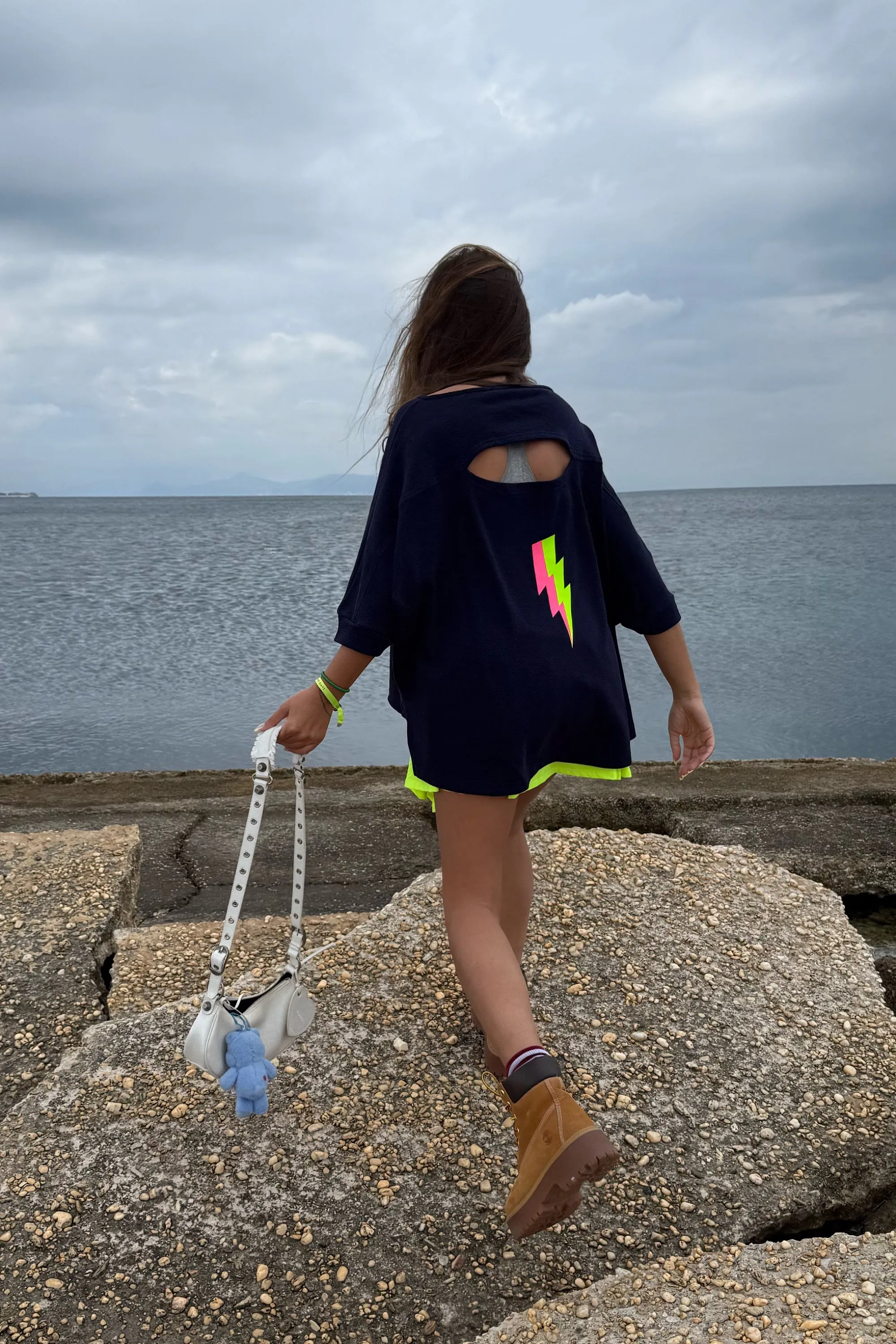 OVERSIZED SWEATSHIRT WITH OPEN BACK