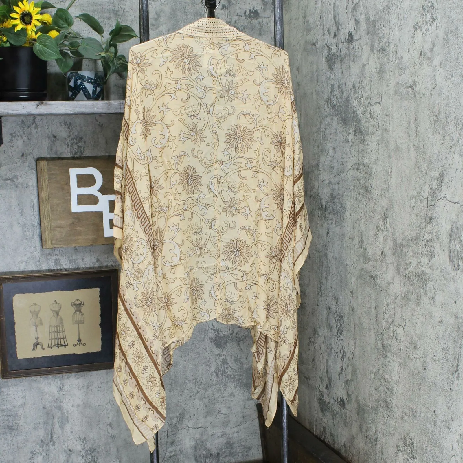 Rachel Hollis Women's Open Front Floral Kimono With Crochet Trim