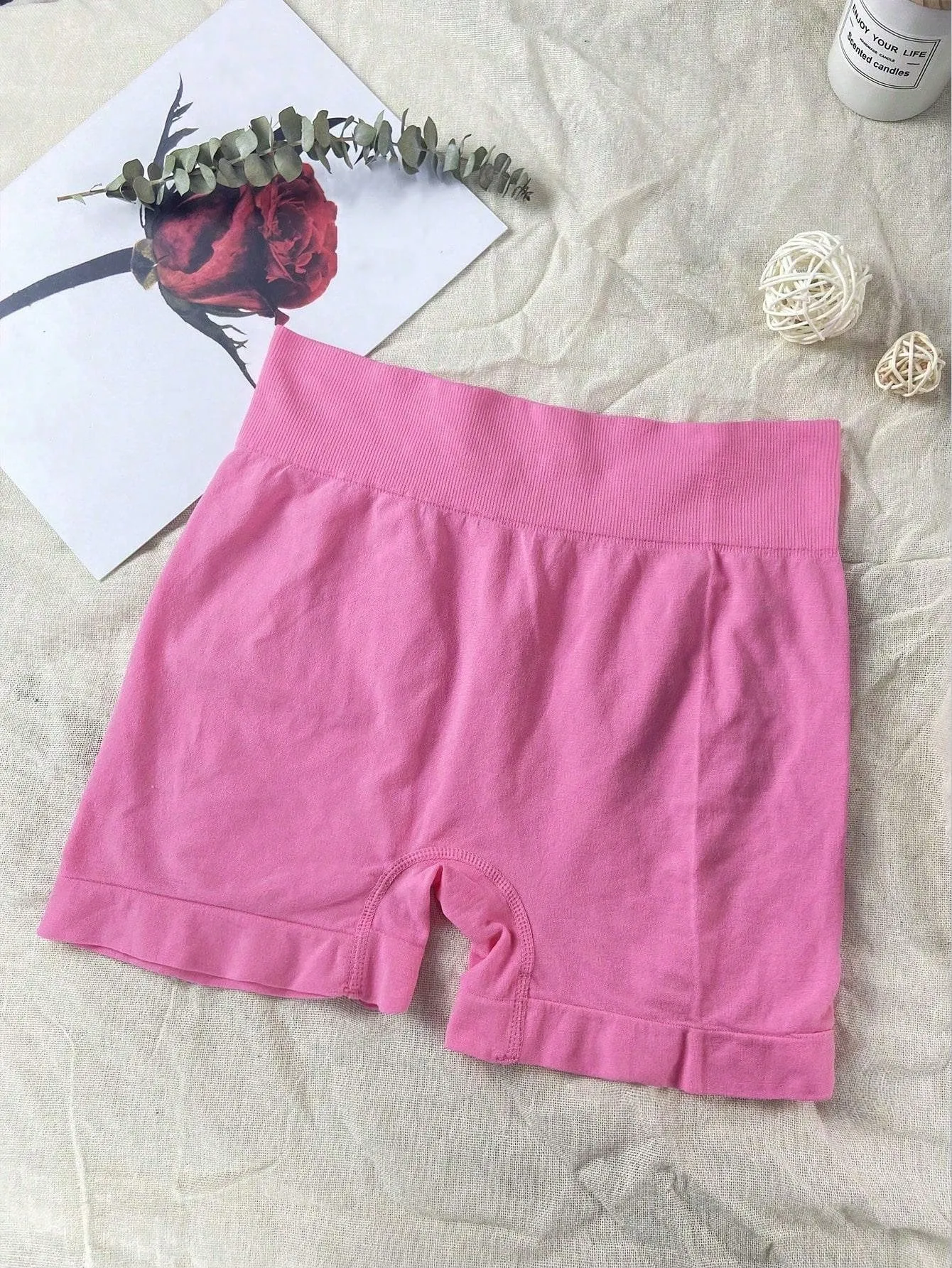 Shorts rosas de verano con estampado de dibujos animados