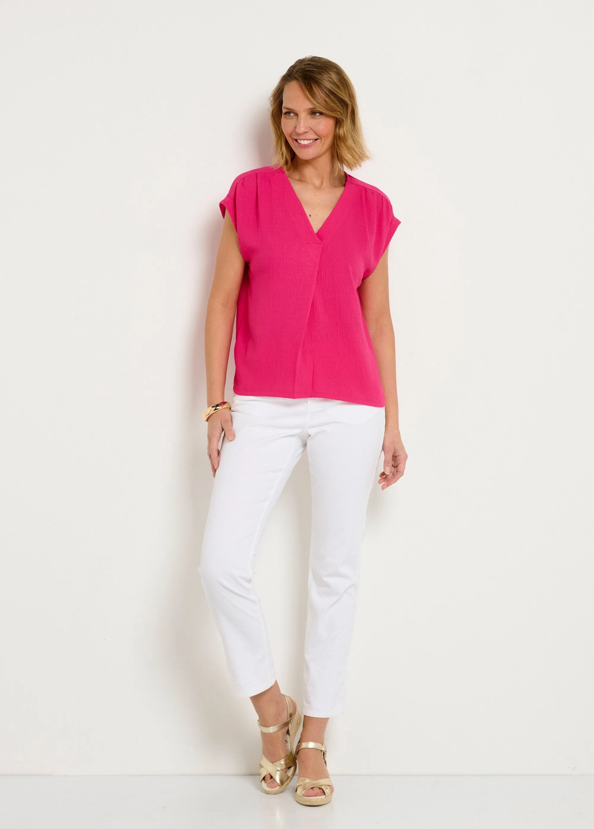 V-neck tunic with kimono sleeves and embossed look