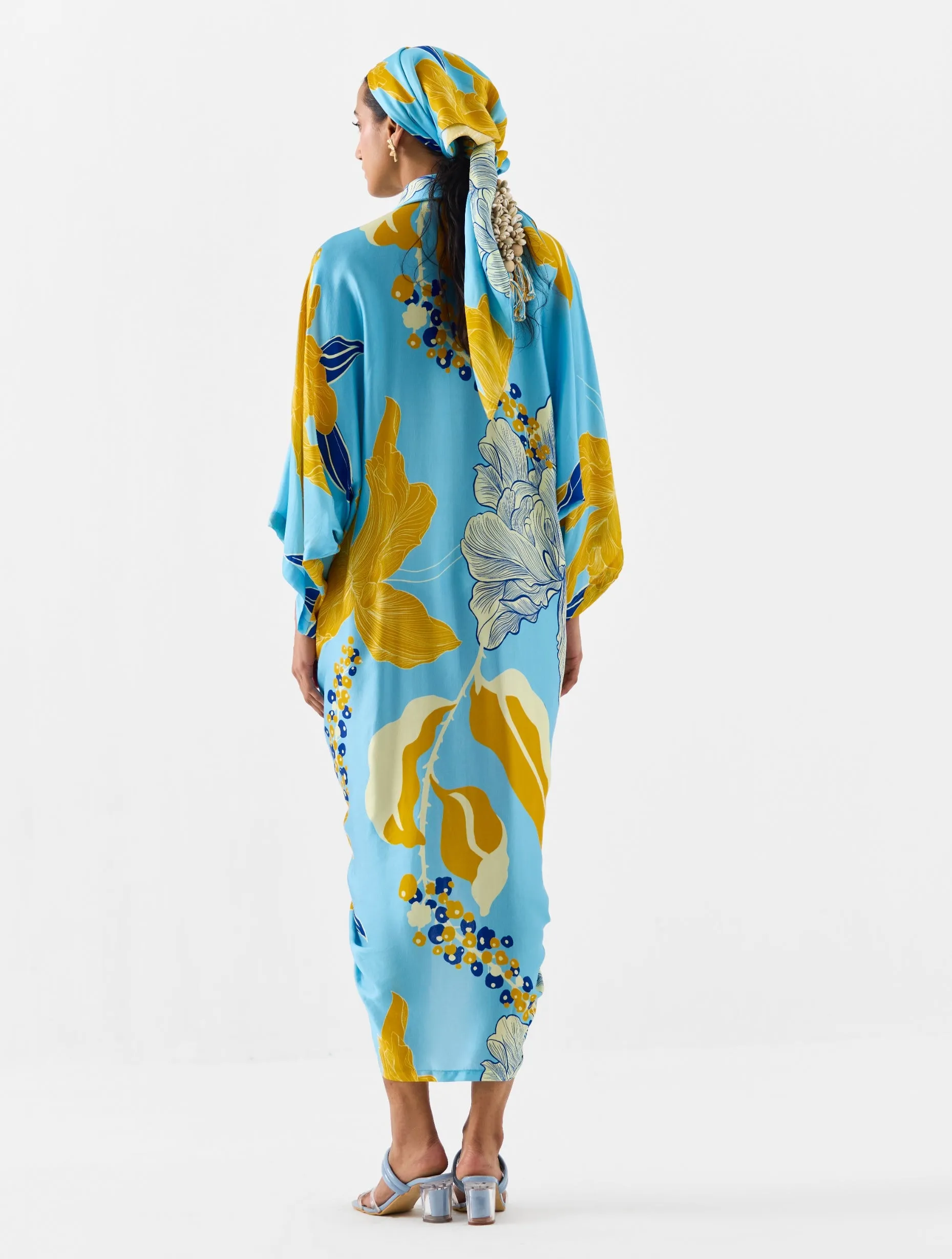 White rose blue kaftan