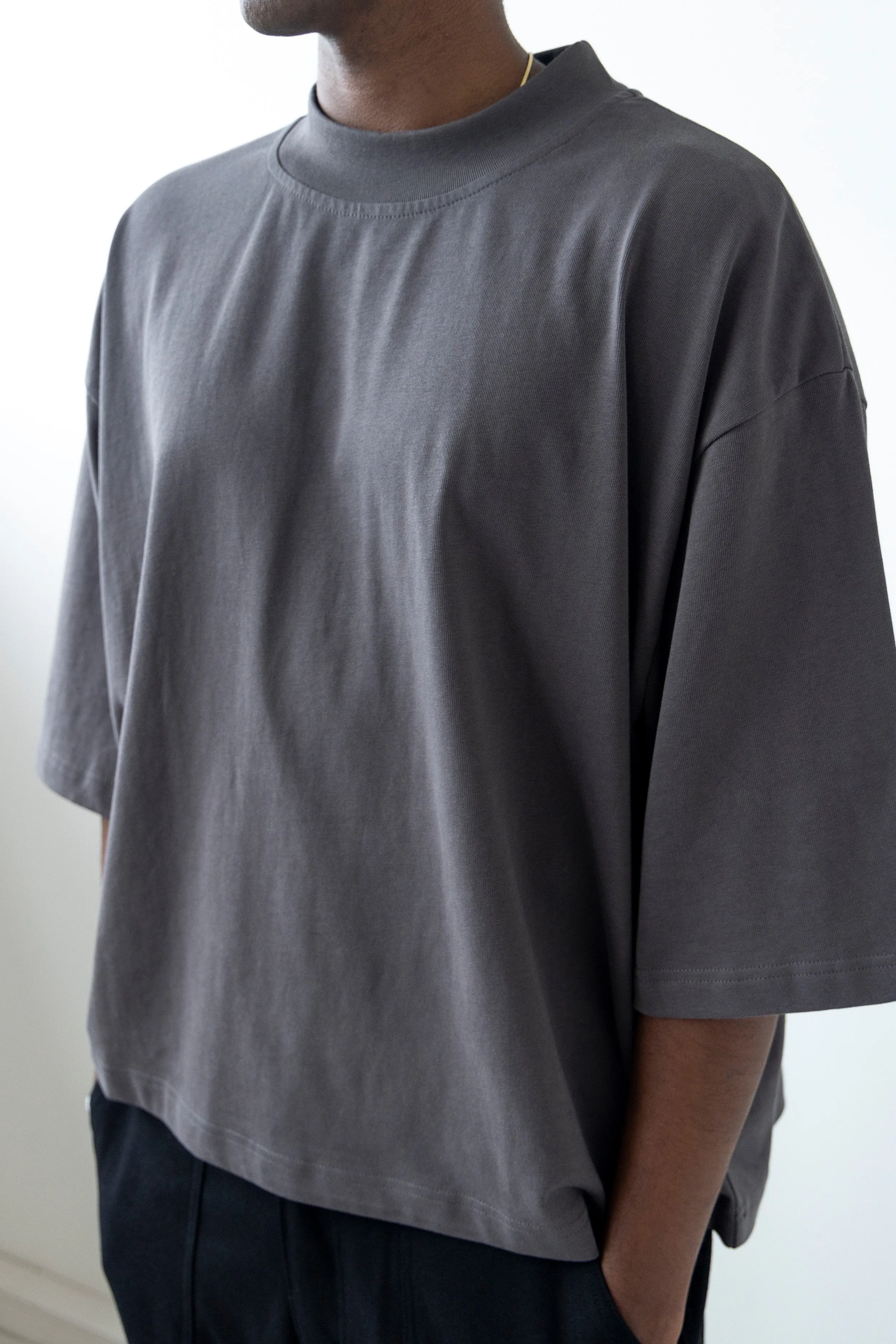 Wide Tee Charcoal