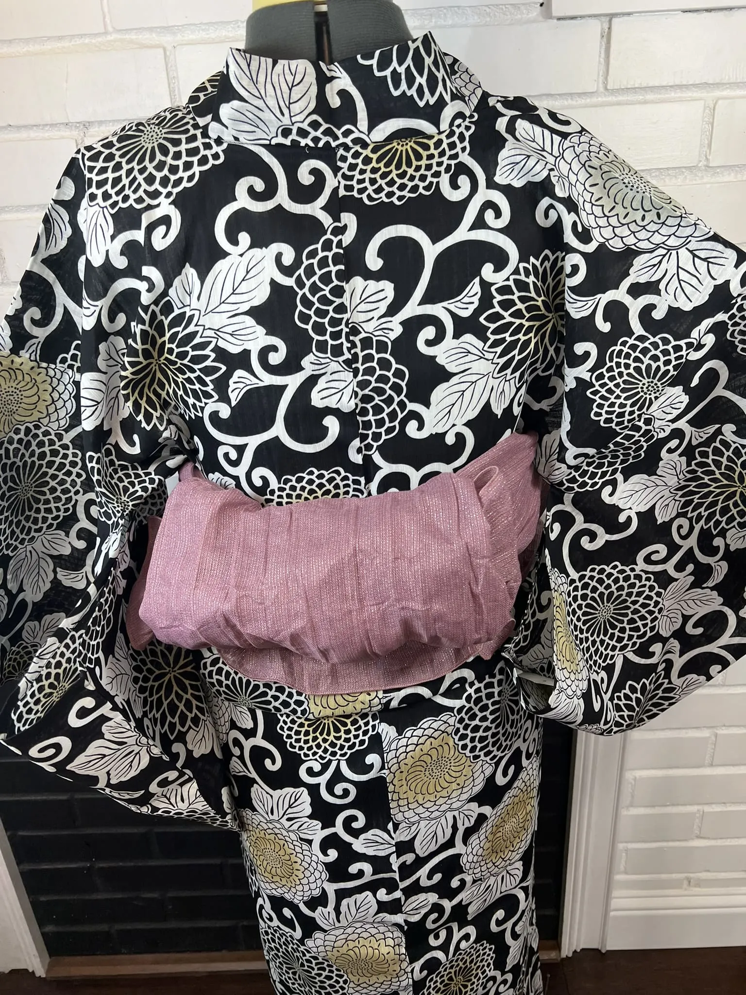 YUKATA and OBI 2 pc set, Size: M-L, Elegant Chrysanthemum on Black / Japanese Traditional Women's Yukata and Heko Obi
