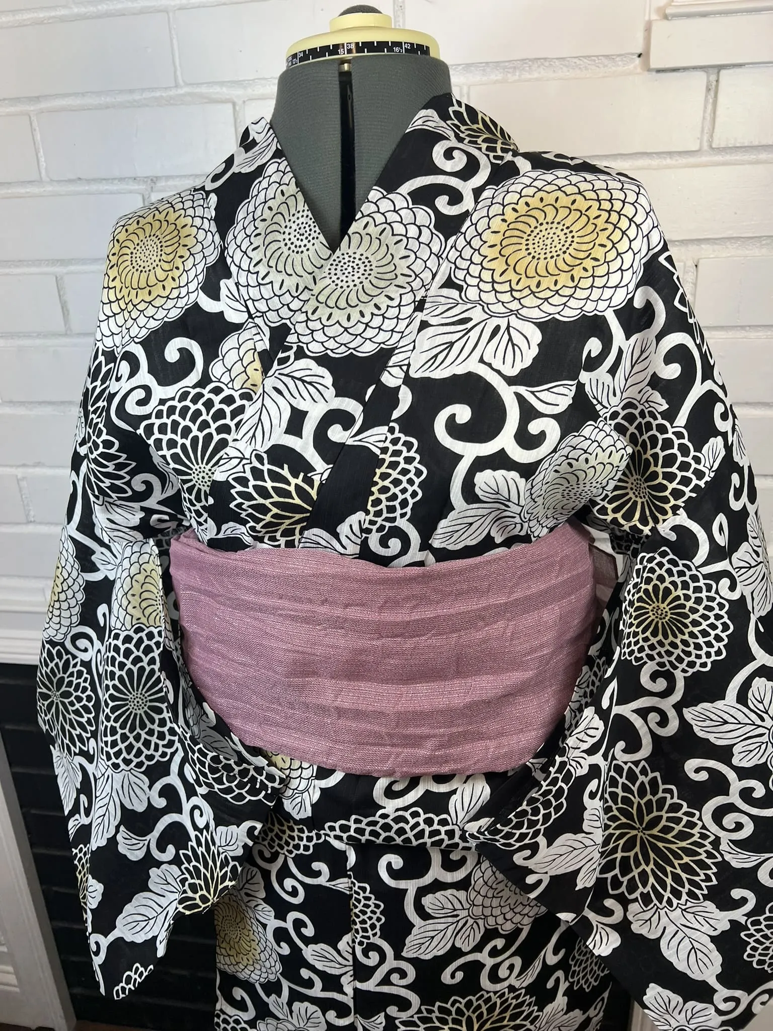 YUKATA and OBI 2 pc set, Size: M-L, Elegant Chrysanthemum on Black / Japanese Traditional Women's Yukata and Heko Obi