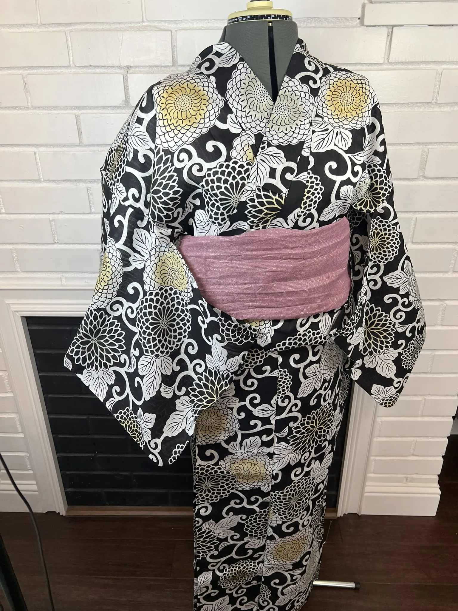 YUKATA and OBI 2 pc set, Size: M-L, Elegant Chrysanthemum on Black / Japanese Traditional Women's Yukata and Heko Obi