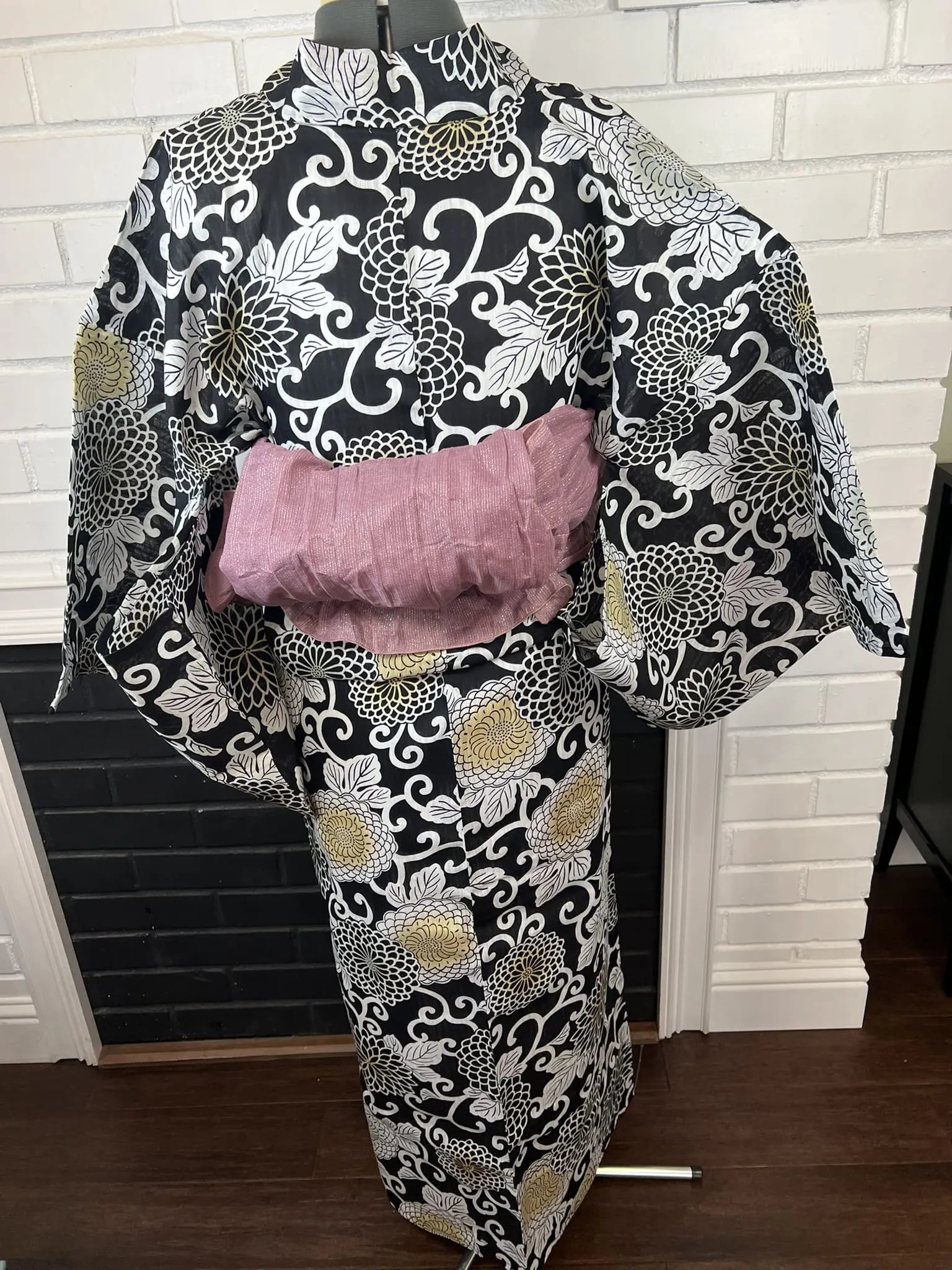 YUKATA and OBI 2 pc set, Size: M-L, Elegant Chrysanthemum on Black / Japanese Traditional Women's Yukata and Heko Obi