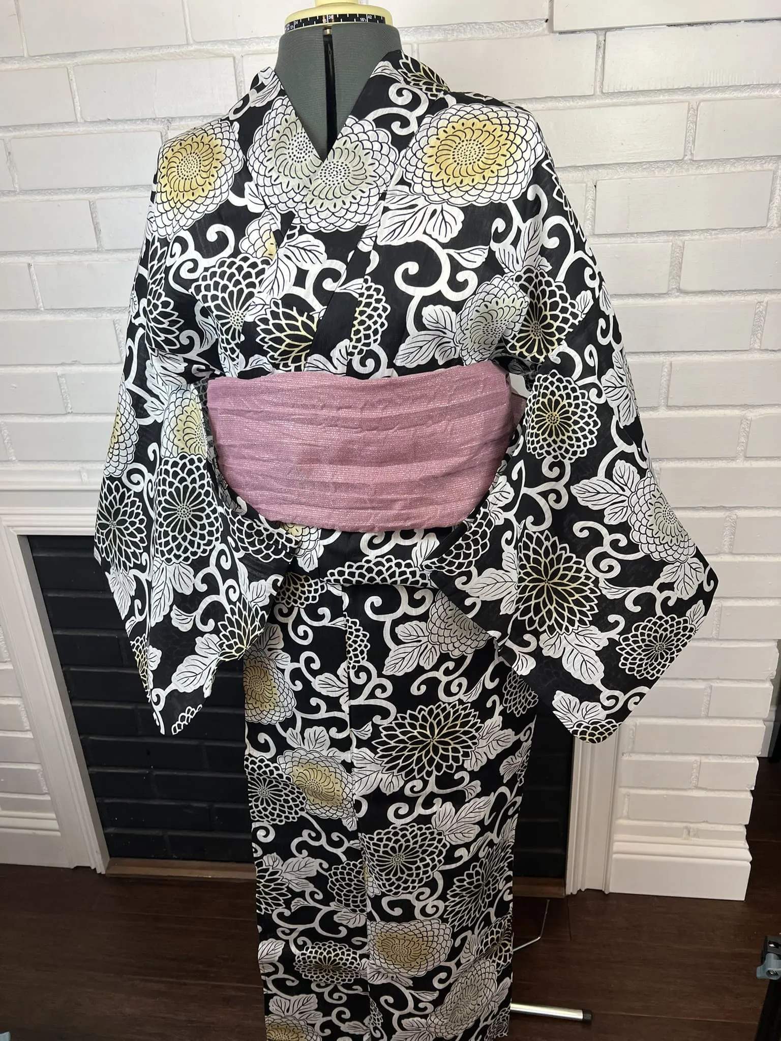 YUKATA and OBI 2 pc set, Size: M-L, Elegant Chrysanthemum on Black / Japanese Traditional Women's Yukata and Heko Obi